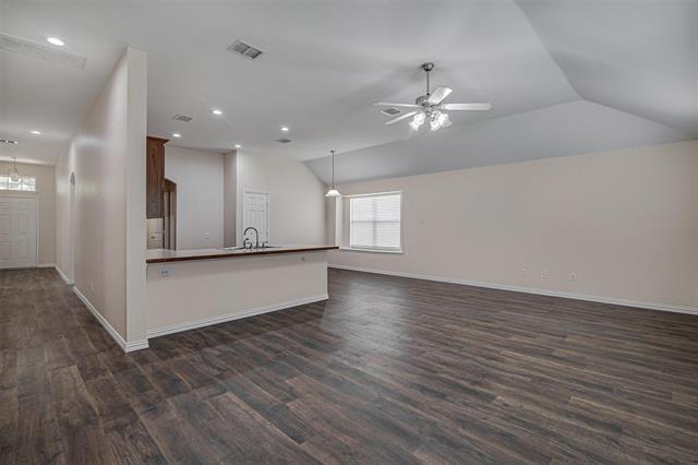 Building Photo - 1112 Emerson Dr