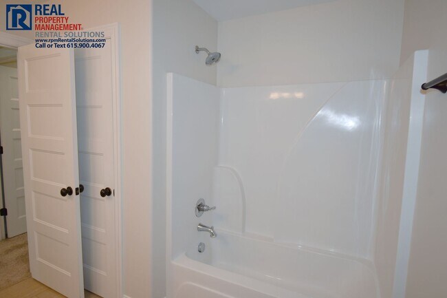 Building Photo - 3414 Pershing Dr