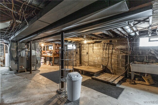 Building Photo - 189 Hamilton Dr