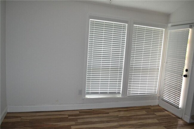 Building Photo - 603 Grenadine Ct