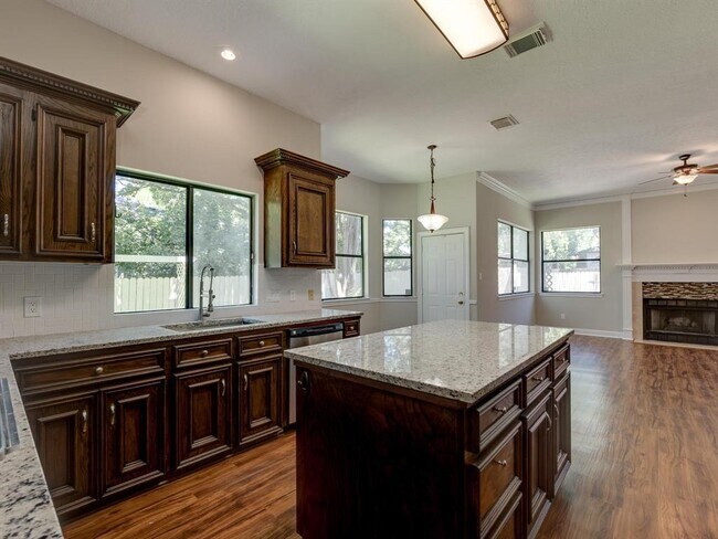 Building Photo - 3944 Kristencreek Ln