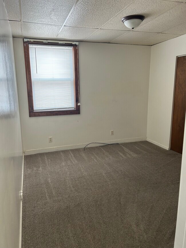 Building Photo - 108 S Main St