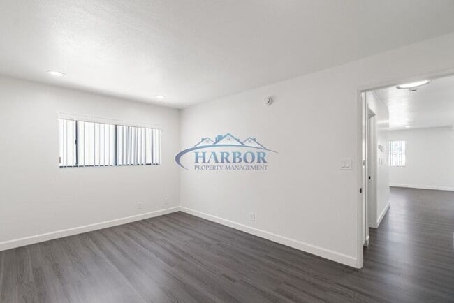 Building Photo - 789 W 18th St