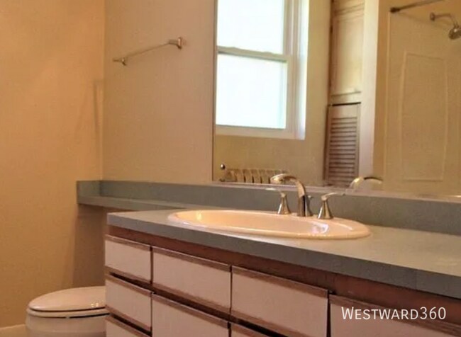 Building Photo - 420 N Marion St