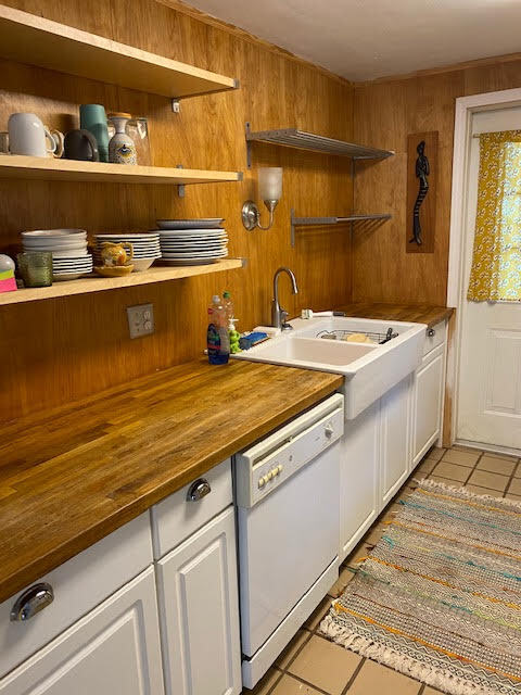 Custom kitchen - 3812 SW 15th St