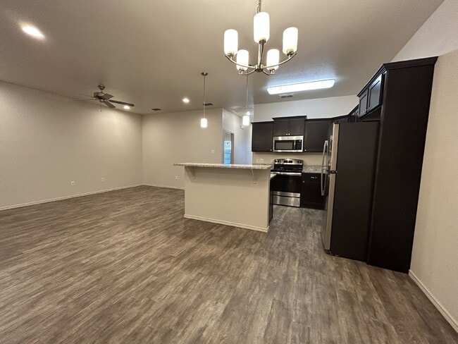 Building Photo - Beautiful Home Located In Stonewood Division & Minutes From Elementary!