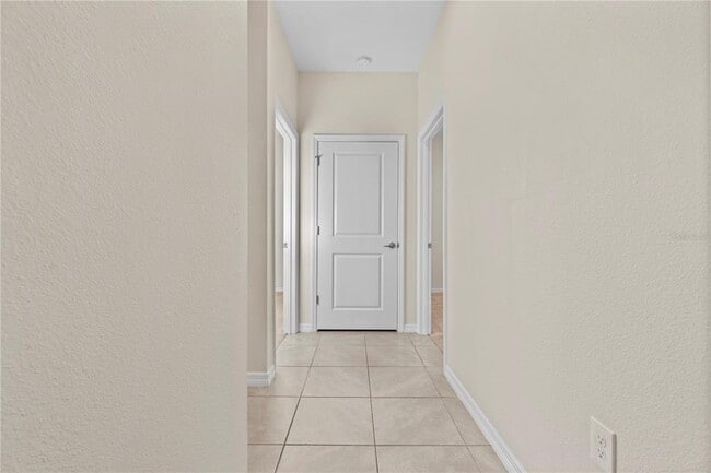 Building Photo - 5260 Sunshine Dr