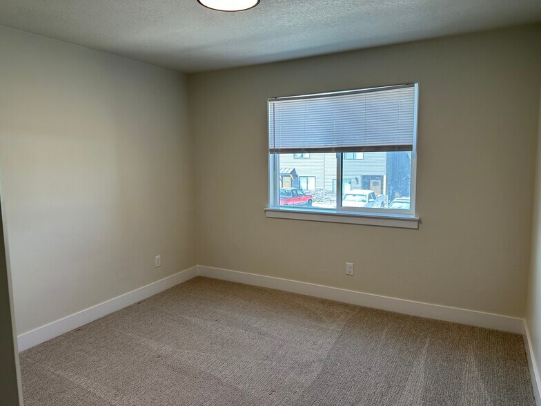 Building Photo - 3780 Philbin Rd