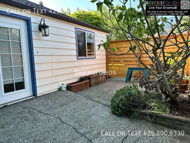 Building Photo - 11539 Corliss Ave N