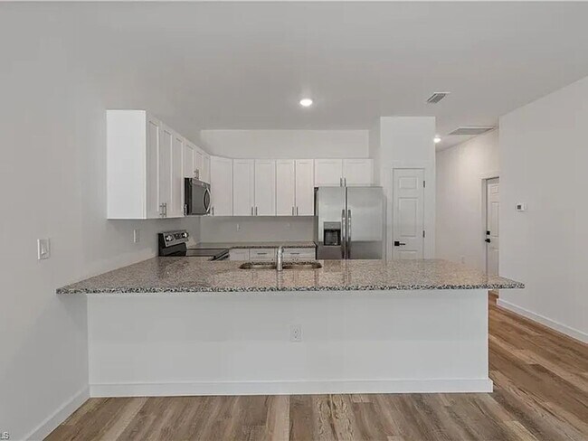 Building Photo - Charming 3BR House in Lehigh Acres