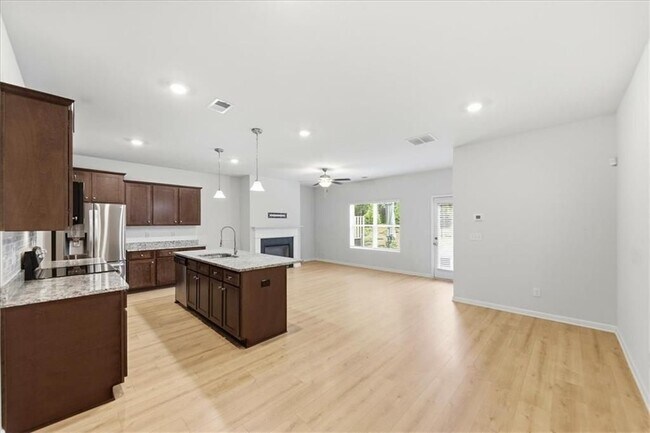 Building Photo - 4526 Fillmore Trl SW