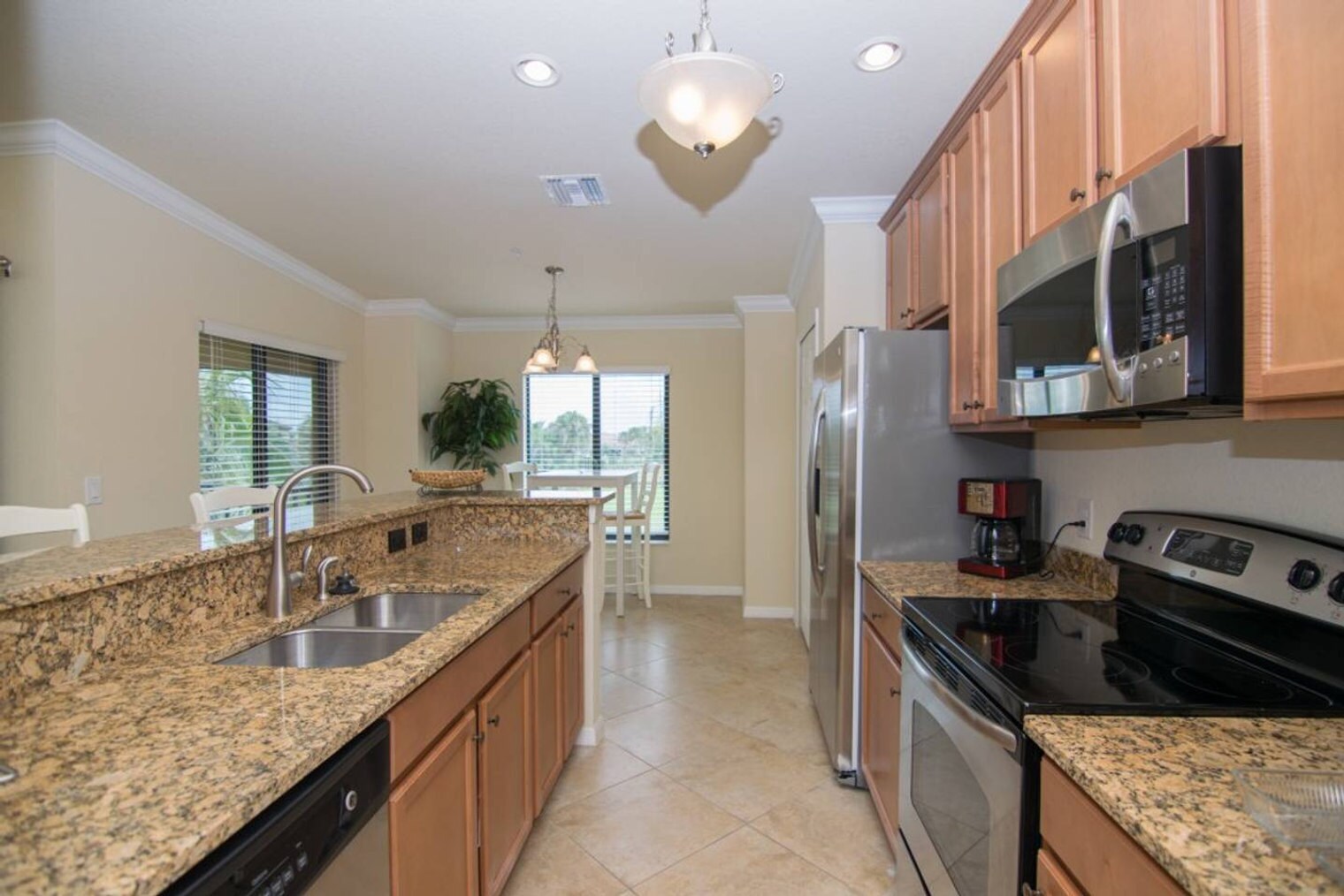 Building Photo - 9844 Venezia Cir