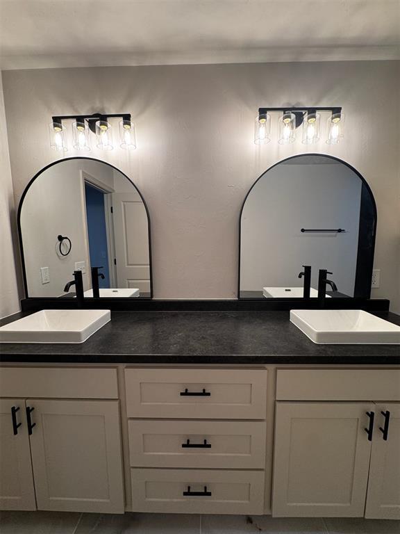 Building Photo - 26218 N 2960 Rd