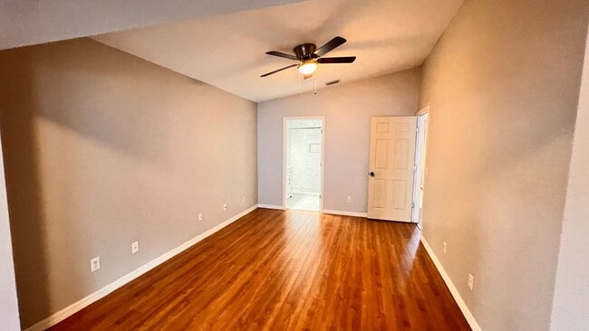 Building Photo - The Heart of Maitland: 3BD/2BA Home That F...