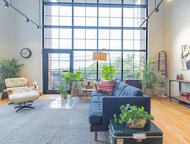 Building Photo - 1025 Shepherd-441.222
