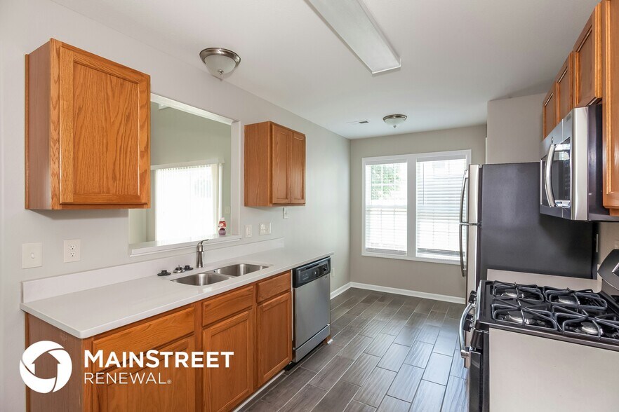 Building Photo - 8618 Sawleaf Ct