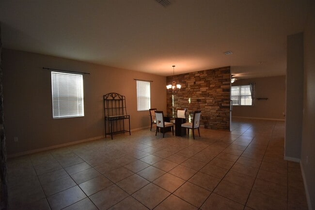 Building Photo - 4 Bed/3.5 Bath, Pool and Waterfront home, ...