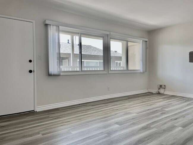 Living Room - 1236 Manhattan Beach Blvd