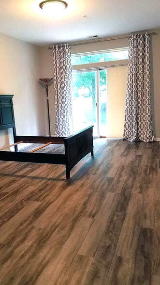 master-bedroom-1 - 305 Dresher Woods Dr