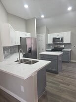 Building Photo - 15427 W Little York Rd