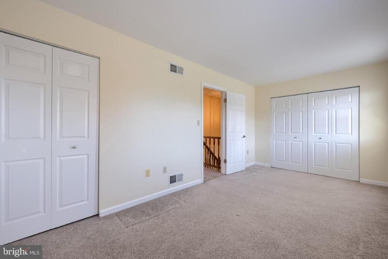 Building Photo - 1902 Pin Oak Dr