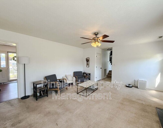 Building Photo - 815 Zapata Ln