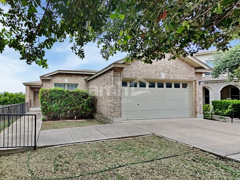 Primary Photo - 10007 Del Lago Ct