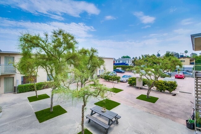 Air POV - 2419 S. Ridgeley Dr