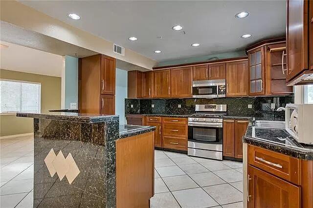 Building Photo - 7801 Coldstream Dr