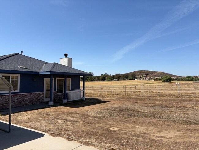 Building Photo - 32586 Galleano Ave