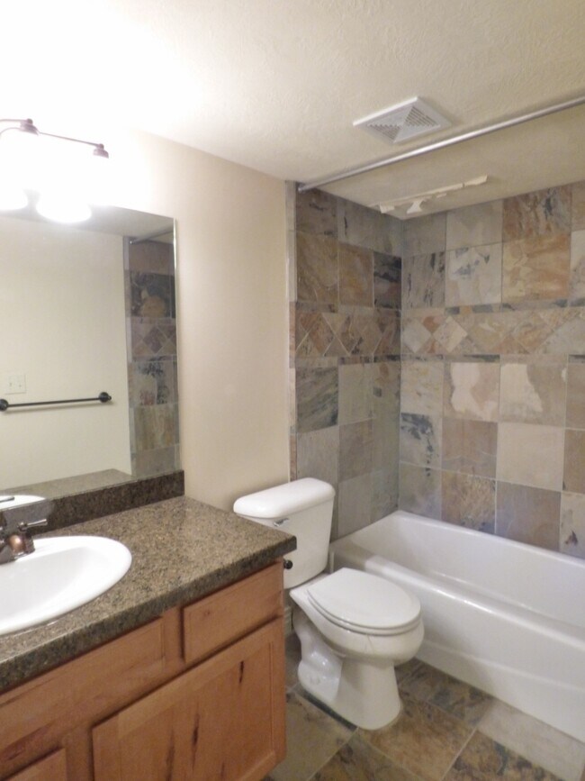 Building Photo - 15443 Falcon Ridge Dr