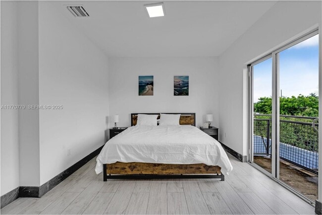 Building Photo - 15450 NW 2nd Ave