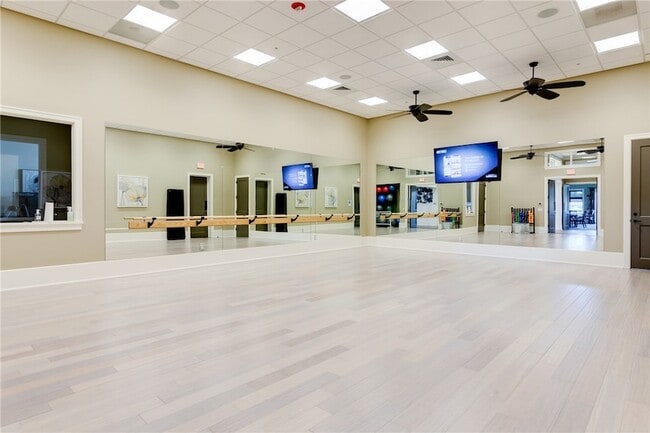 Building Photo - 5992 Spicewood Ln