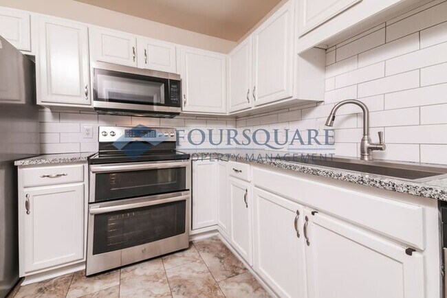 Building Photo - Spacious 3-Bed One Story Home, With  Large...