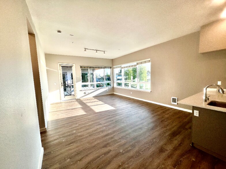 Building Photo - 2330 Yakima Ct