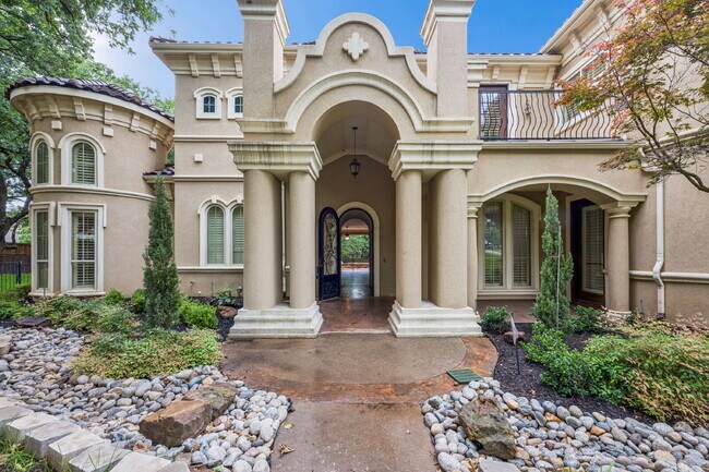 Building Photo - 2101 Miracle Point Dr