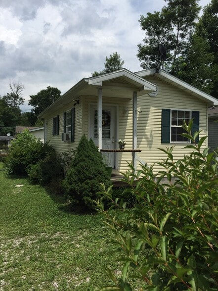 Primary Photo - 222 Beechwood Dr