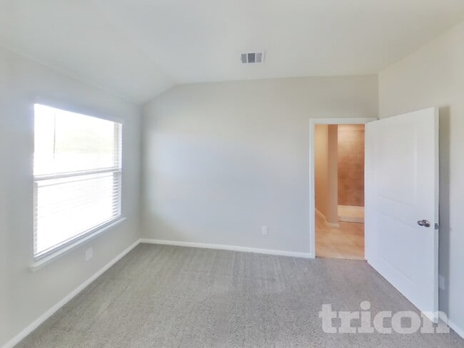 Building Photo - 8832 Ring Gold Dr