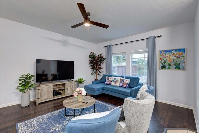 Building Photo - 7510 Lazy Creek Dr