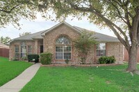 Building Photo - 2307 Stratford Dr