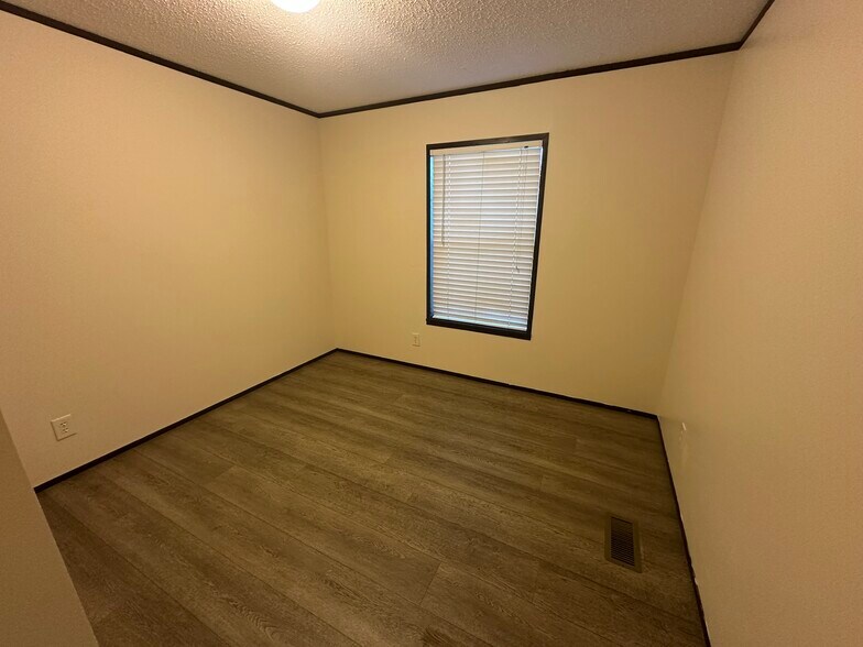 Building Photo - 2123 Bradford St