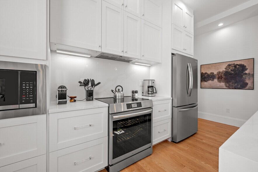 Building Photo - 30 E Main St