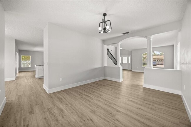 Building Photo - 724 Tahiti Dr