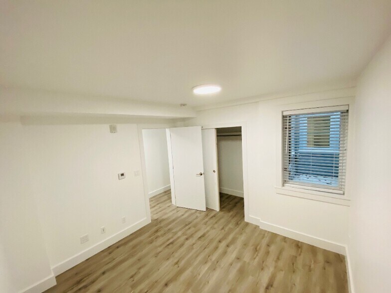 Building Photo - 670 Lombard St