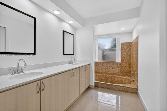 Building Photo - 17329 NW 62nd Ct