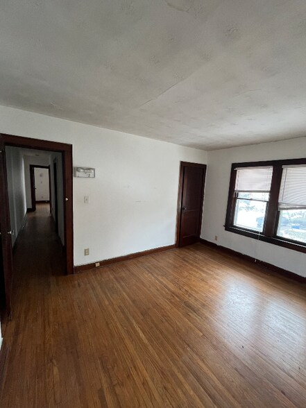 Building Photo - 244-246-246 W Pacemont Rd