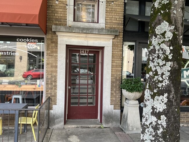 Building Photo - 1417 S Main St