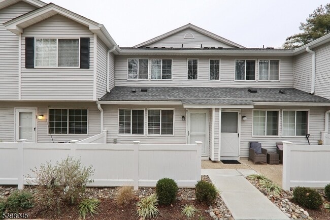 Building Photo - 21 Parkside Rd