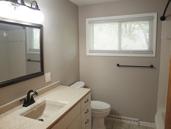 Building Photo - 5551 Thunderbird Cir NW