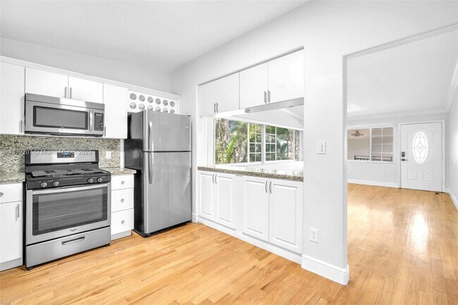 Building Photo - 1135 92nd St